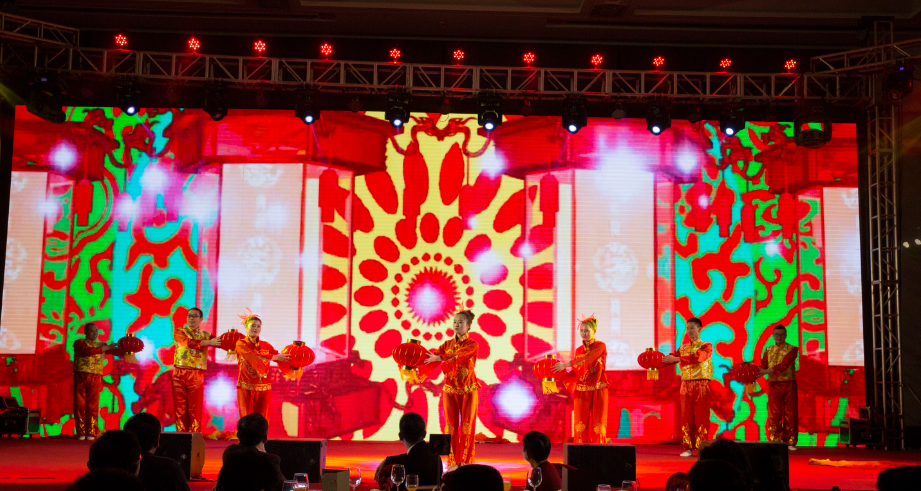 深圳市尊龙官方2018“心港湾·筑未来”迎新春晚会-