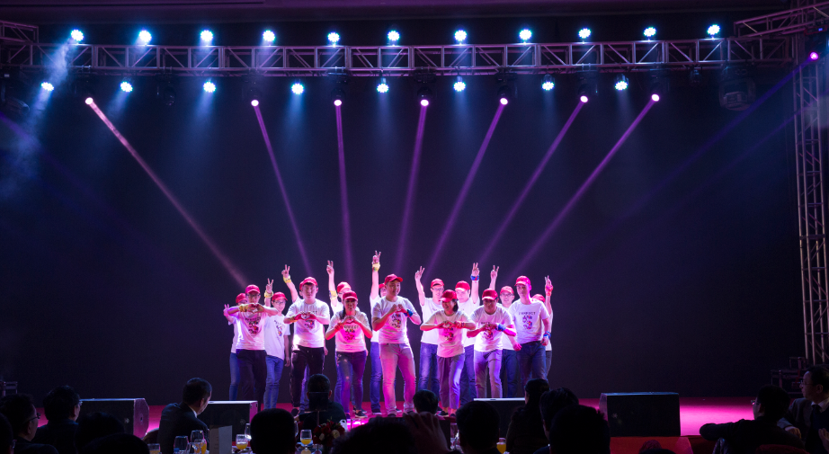 深圳市尊龙官方2018“心港湾·筑未来”迎新春晚会-