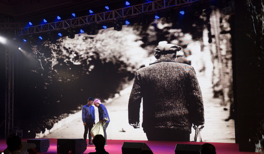 深圳市尊龙官方2018“心港湾·筑未来”迎新春晚会-