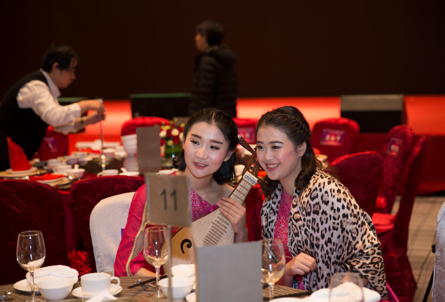 深圳市尊龙官方2018“心港湾·筑未来”迎新春晚会-