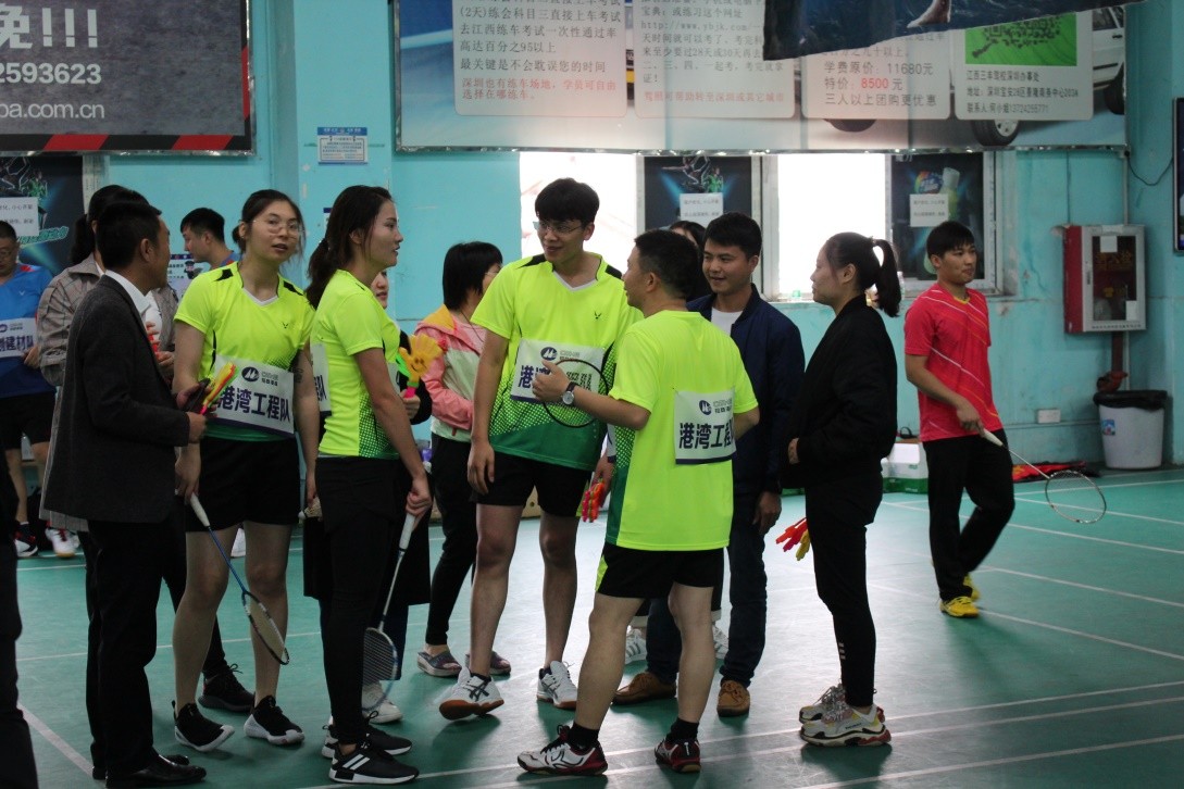 尊龙官方第一届“招港杯”羽毛球团体赛-
